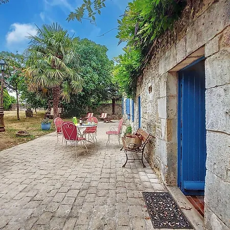 Nyaraló Petichaud By Interhome