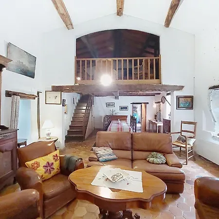 Nyaraló Petichaud By Interhome